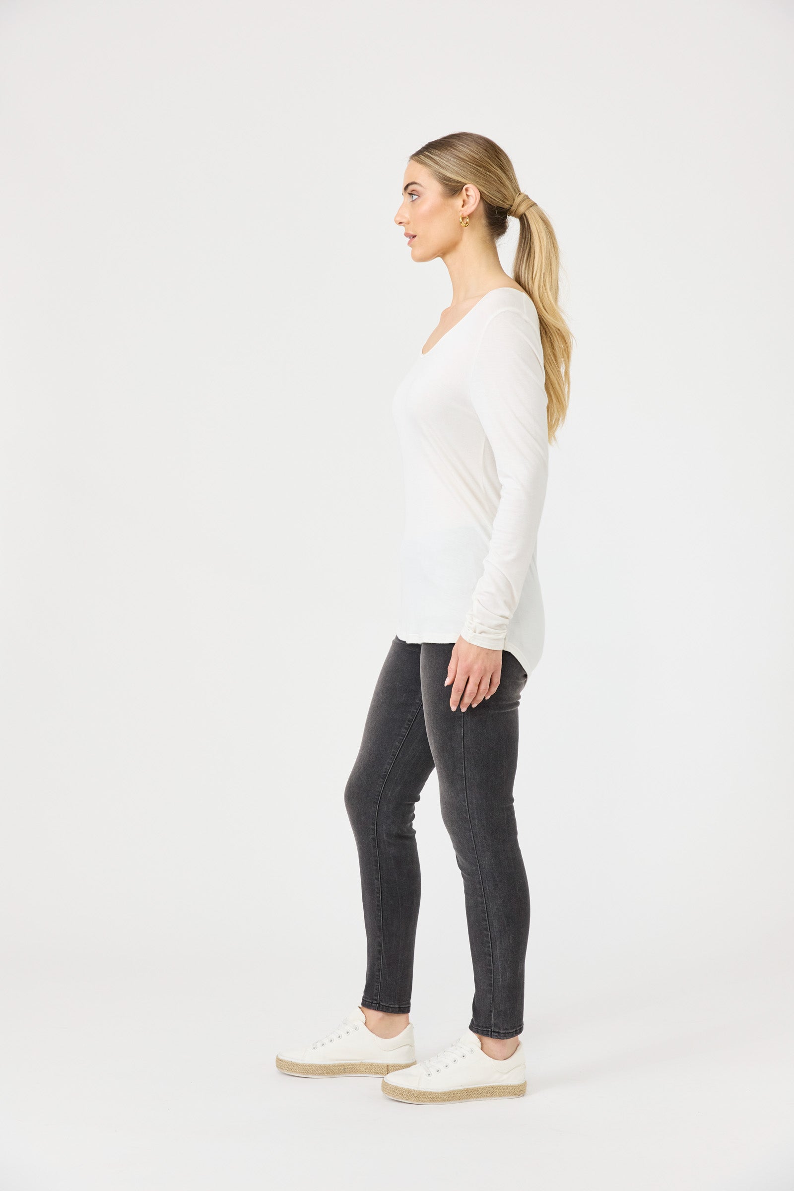 Basic Long Sleeve - White