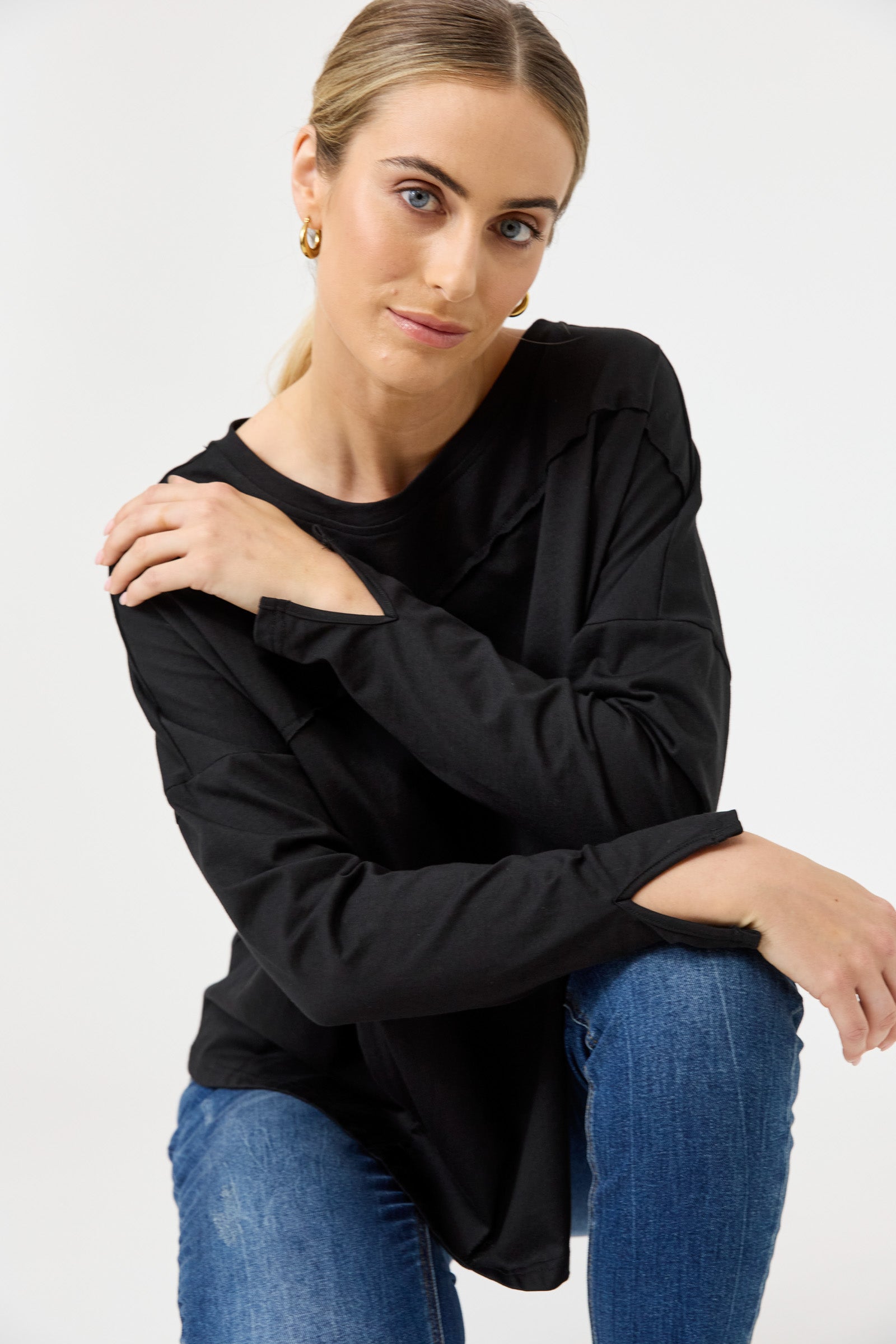 Studio Traveller LS Tshirt - Ebony