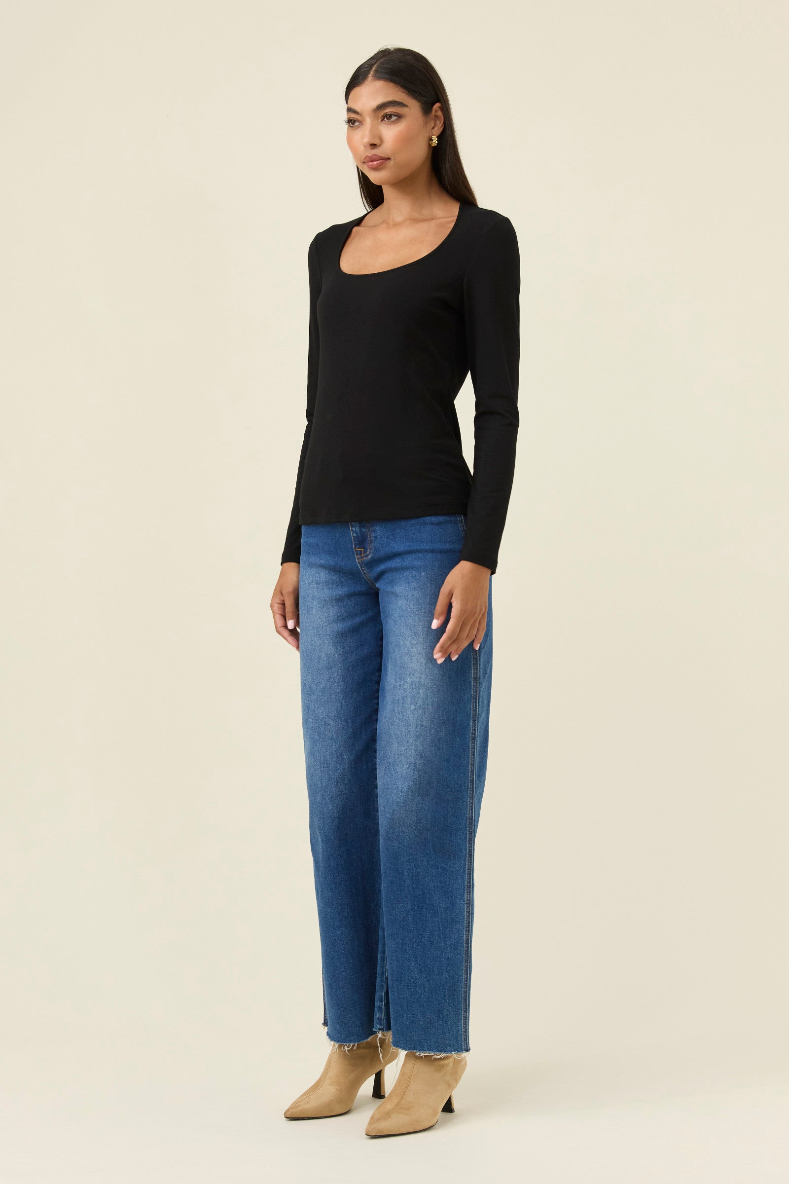 Naria Scoop Neck Top - Onyx
