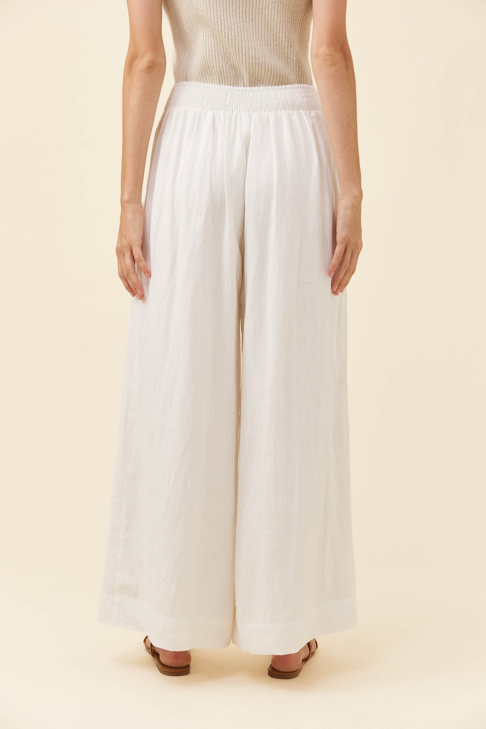 Anita Pant - White
