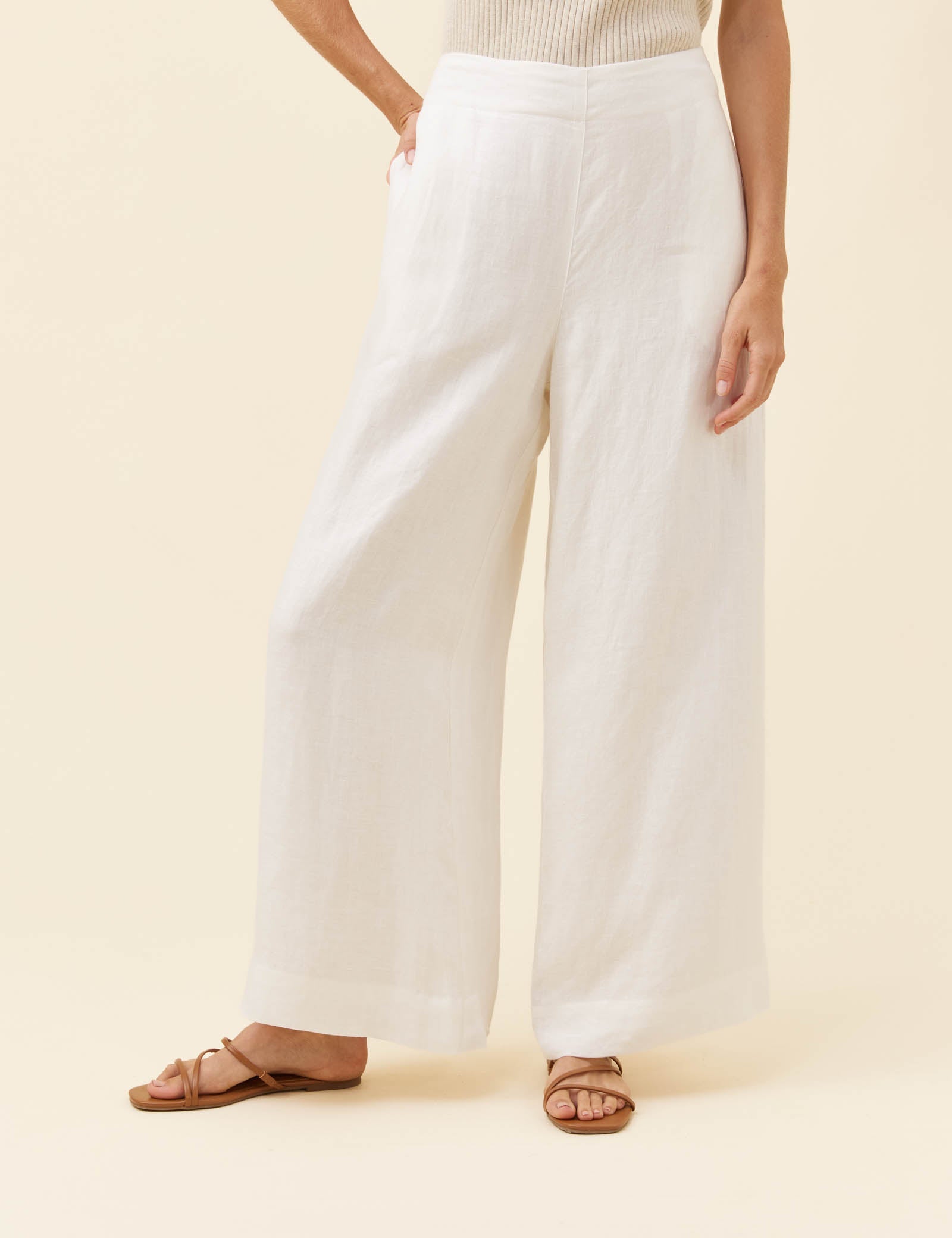 4563601_4567006G.jpg