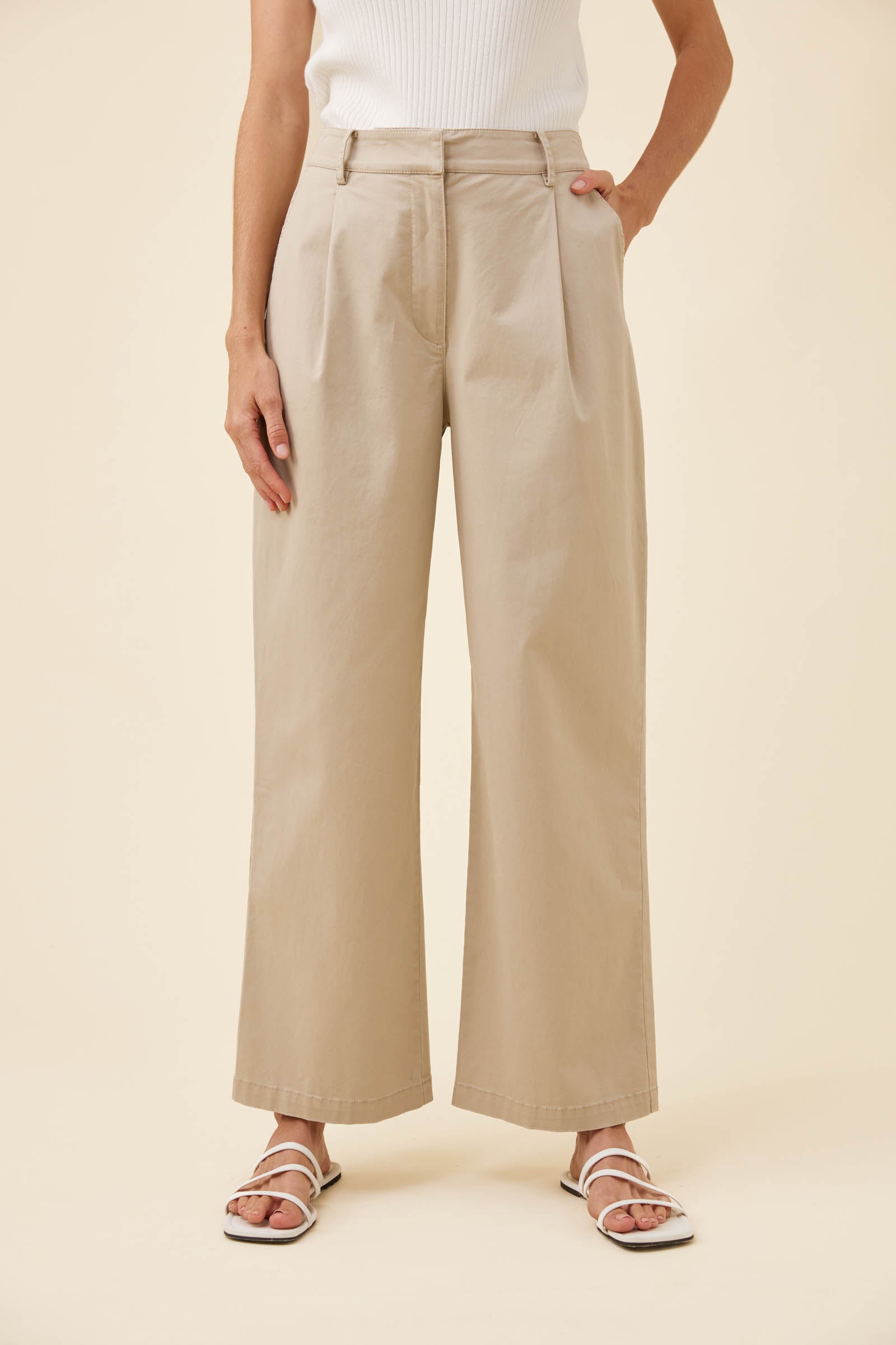 Leonora Pant - Canvas