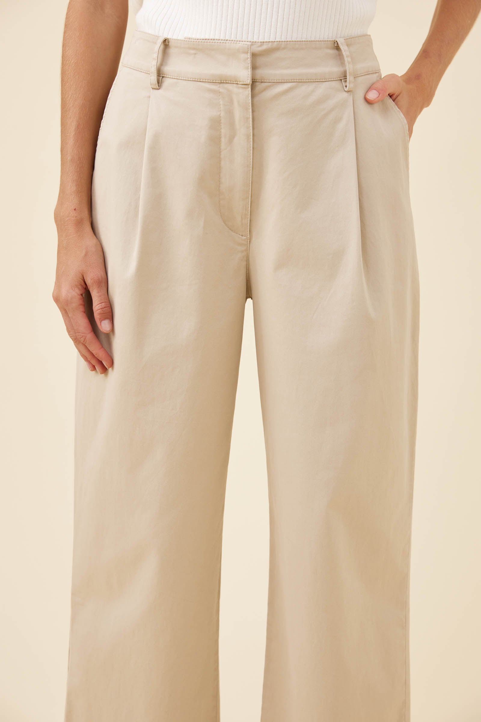 Leonora Pant - Canvas