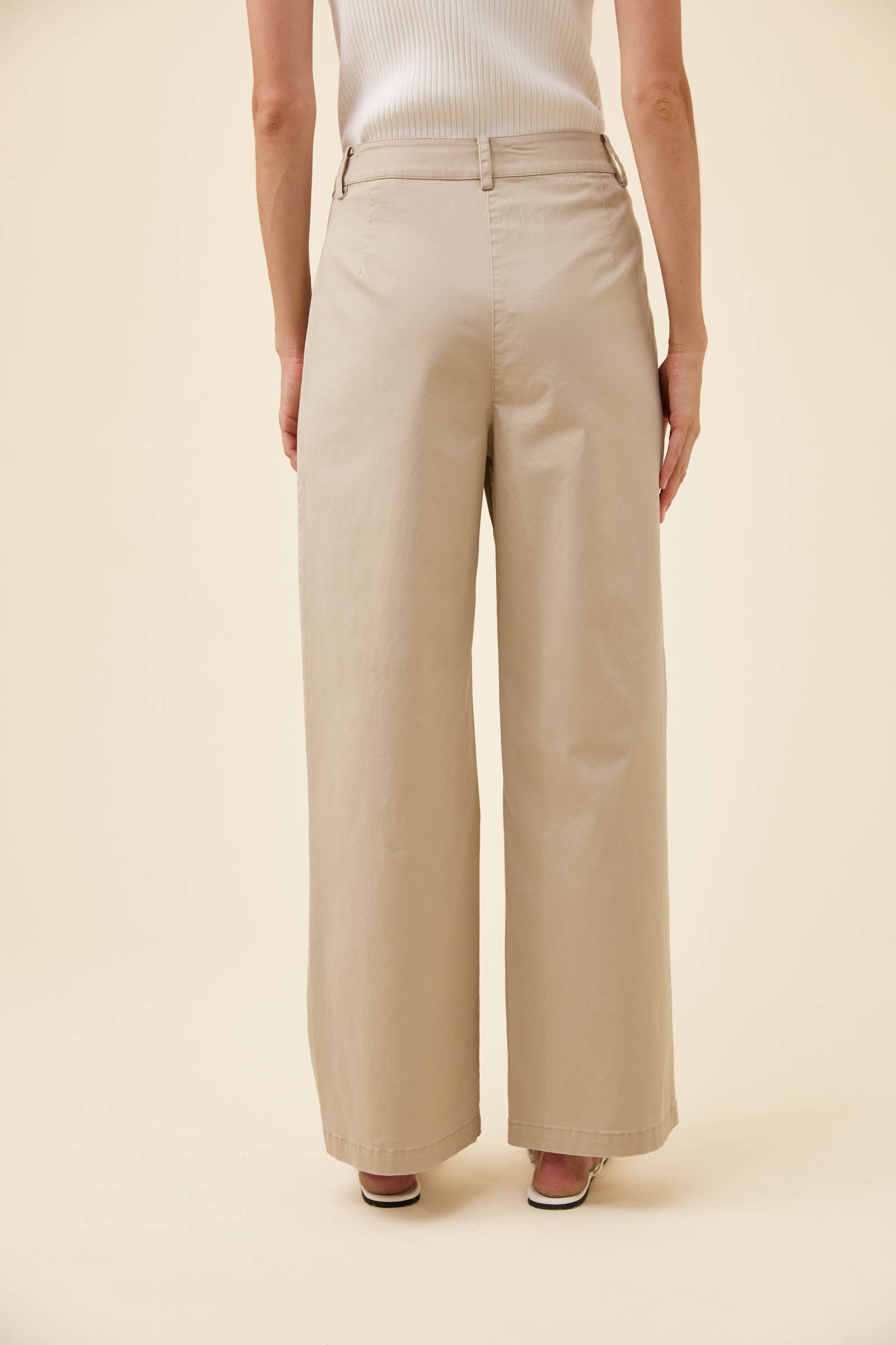 Leonora Pant - Canvas