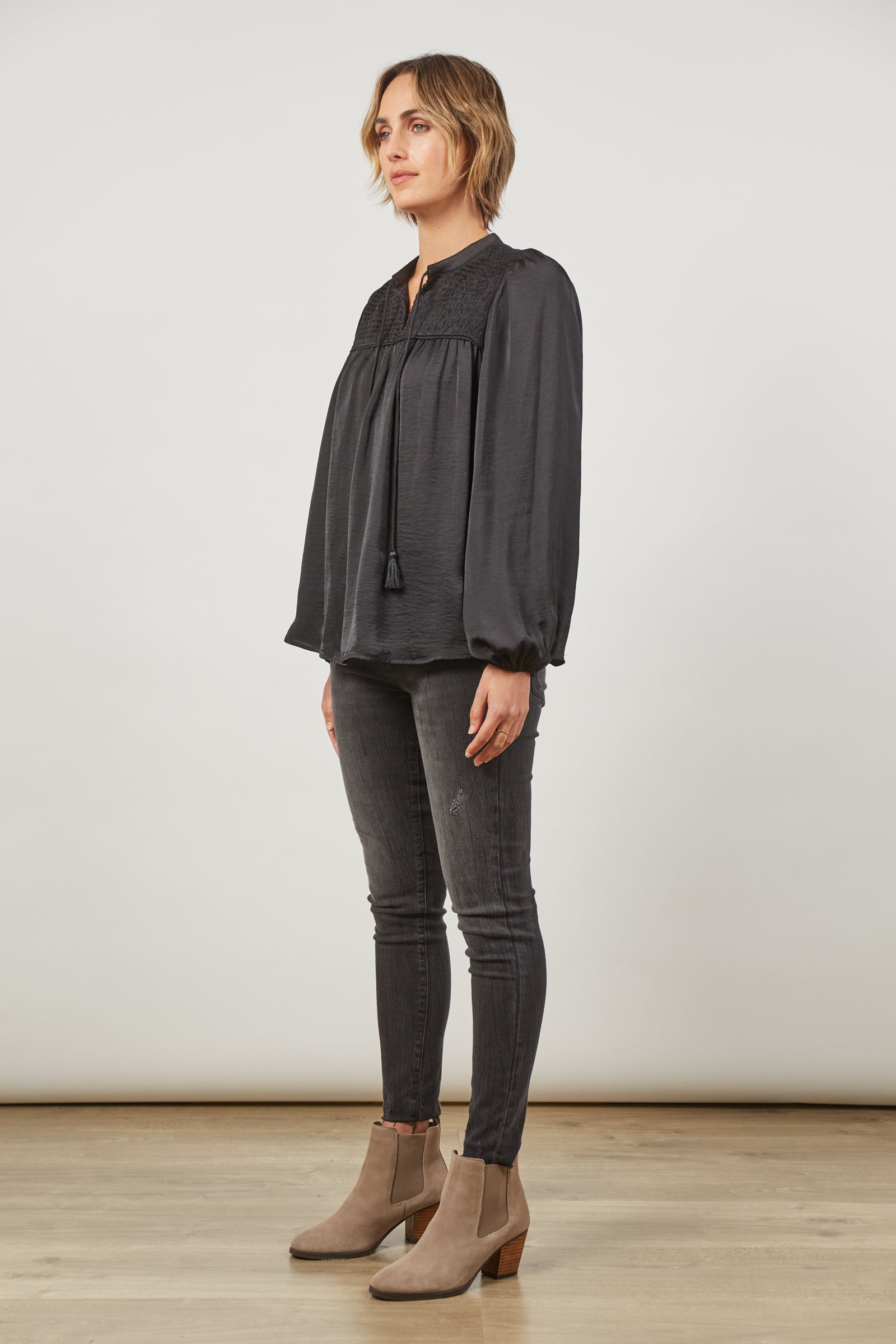 Romance Blouse - Onyx