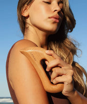 LAMAV Full Body Bliss - AYURVEDIC Body Oil - Nourish + New Aura Body Gua Sha - Set