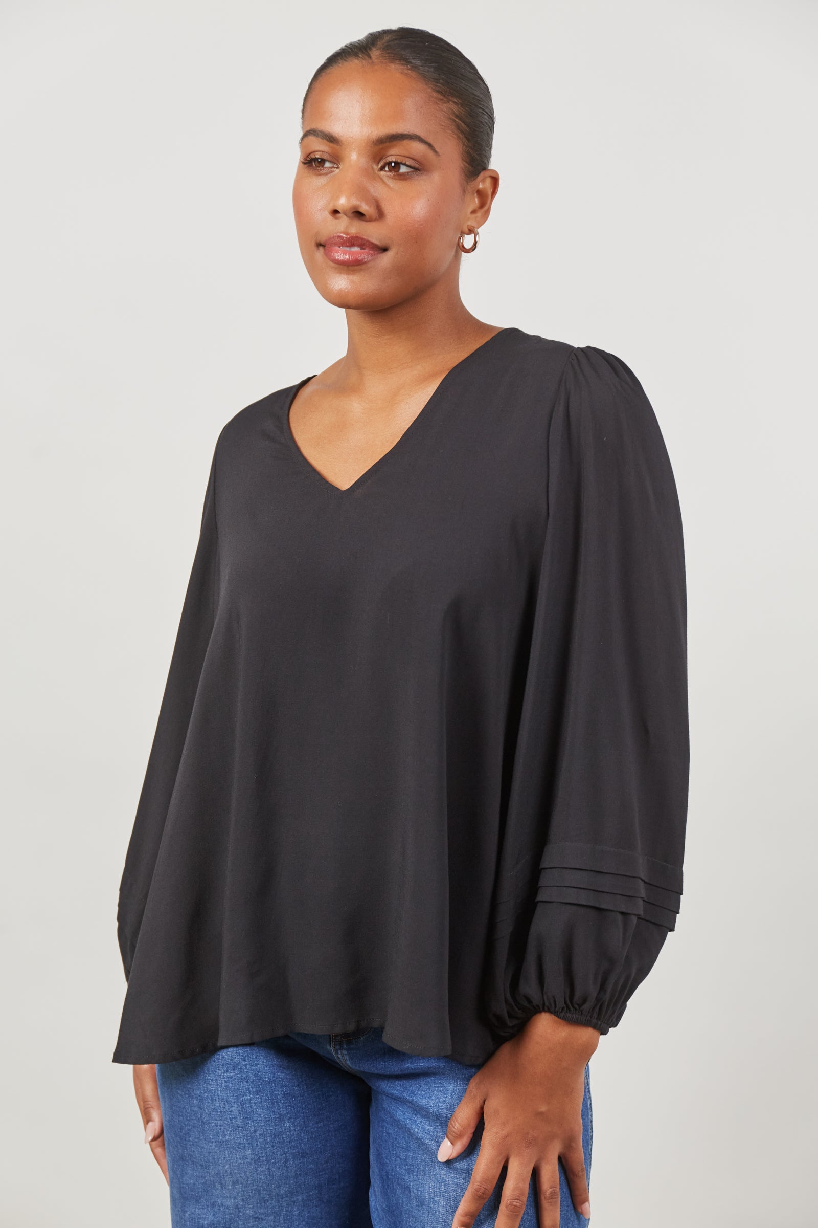 Euphoria V Blouse - Onyx