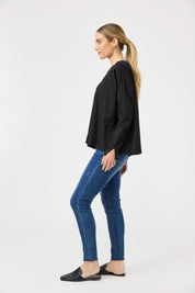 Studio Traveller LS Tshirt - Ebony