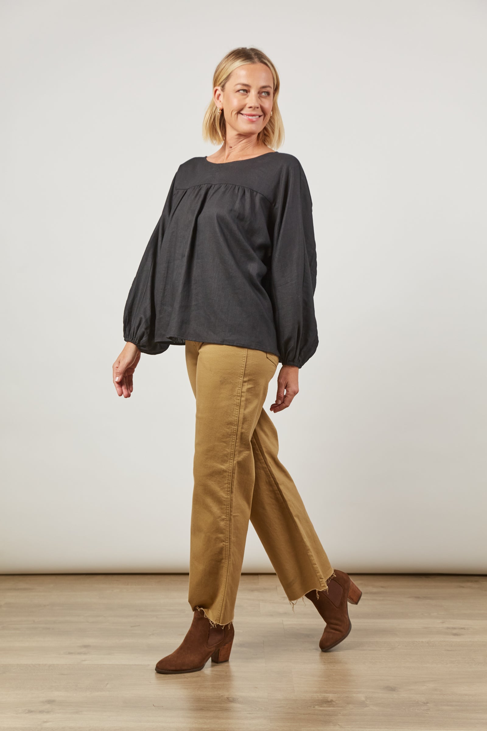 Panorama Tuck Blouse - Onyx